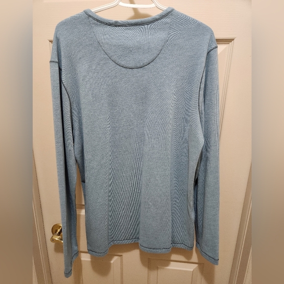 Tommy Bahama sweater - Picture 4 of 7